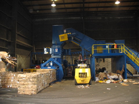 baler_feed_conveyor_with_sorting_station-1